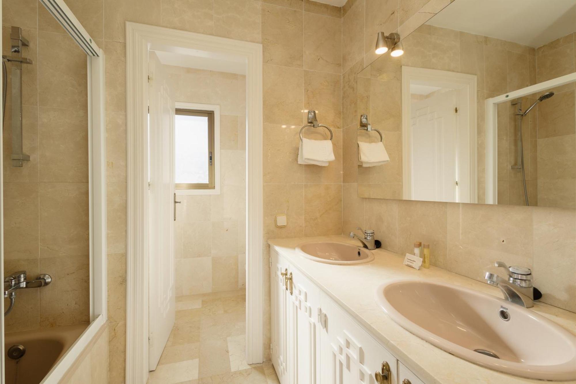 Villa Spacious House With Pool, Garden And Solarium In Las Chapas, Marbella Marbella
