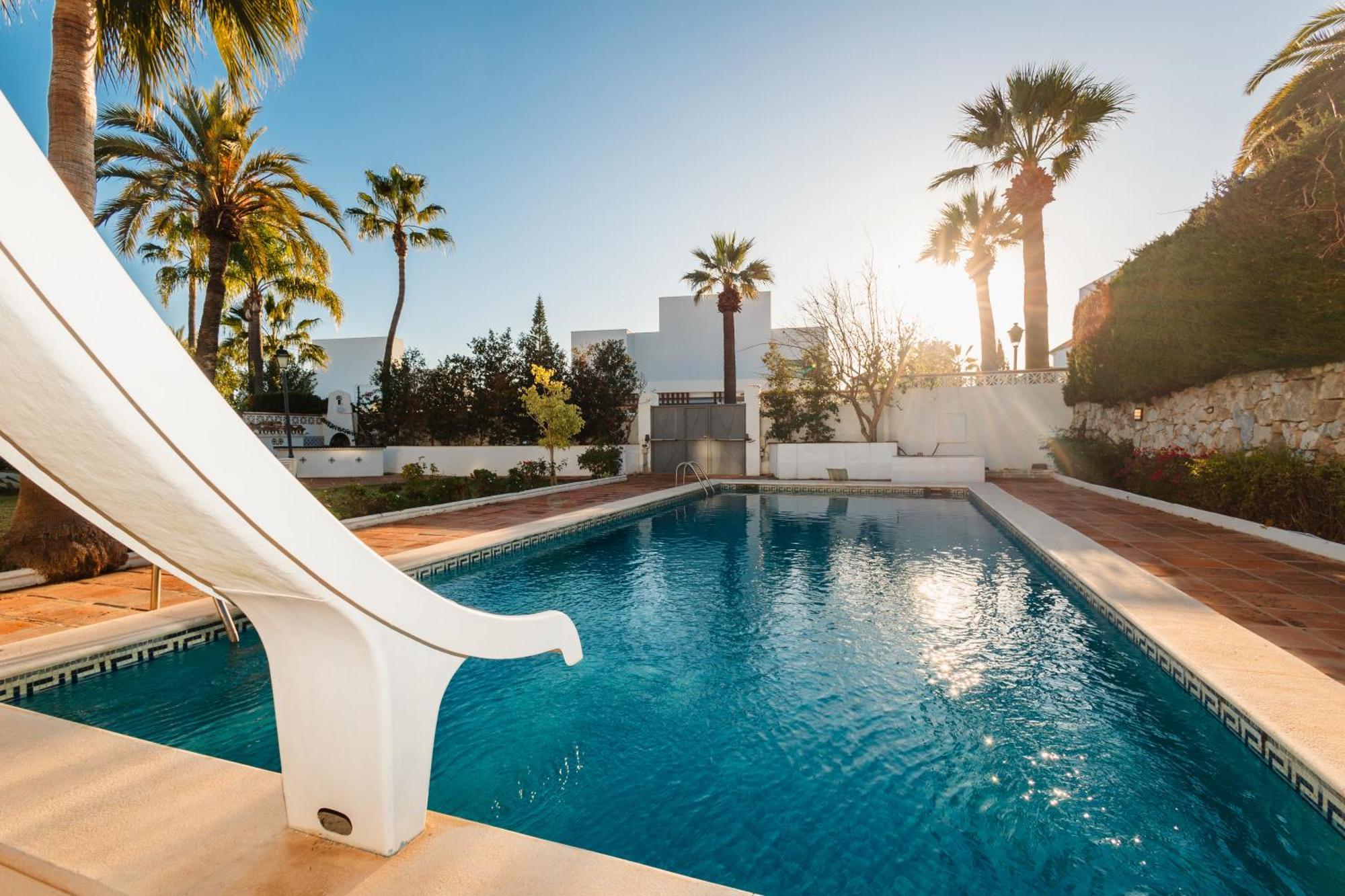 Spacious House With Pool, Garden And Solarium In Las Chapas, Marbella Villa Marbella