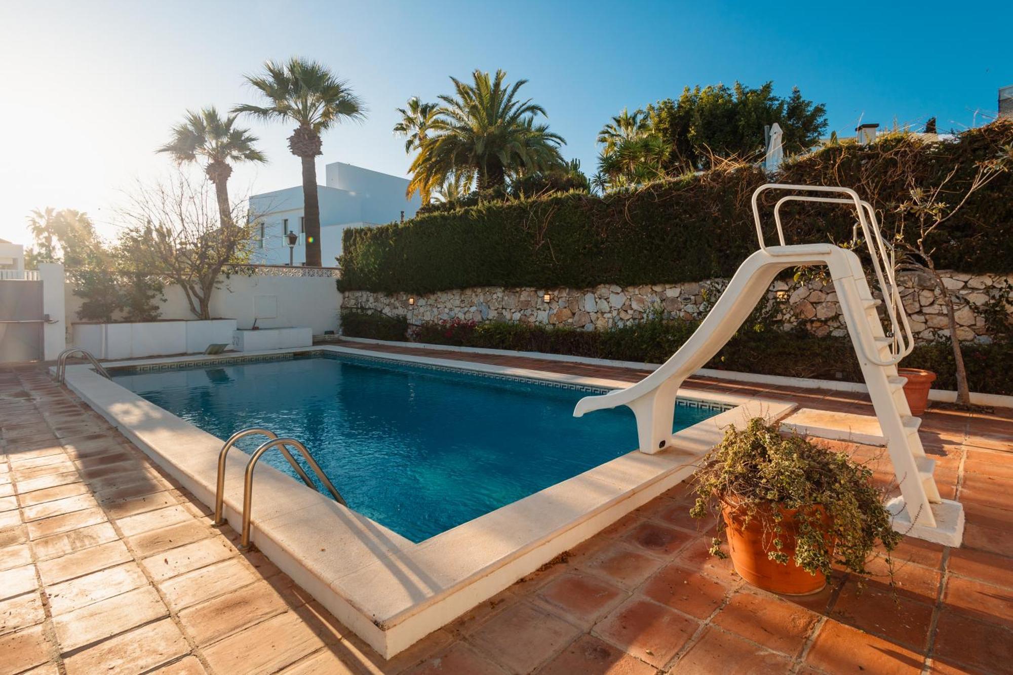 Spacious House With Pool, Garden And Solarium In Las Chapas, Marbella Villa
