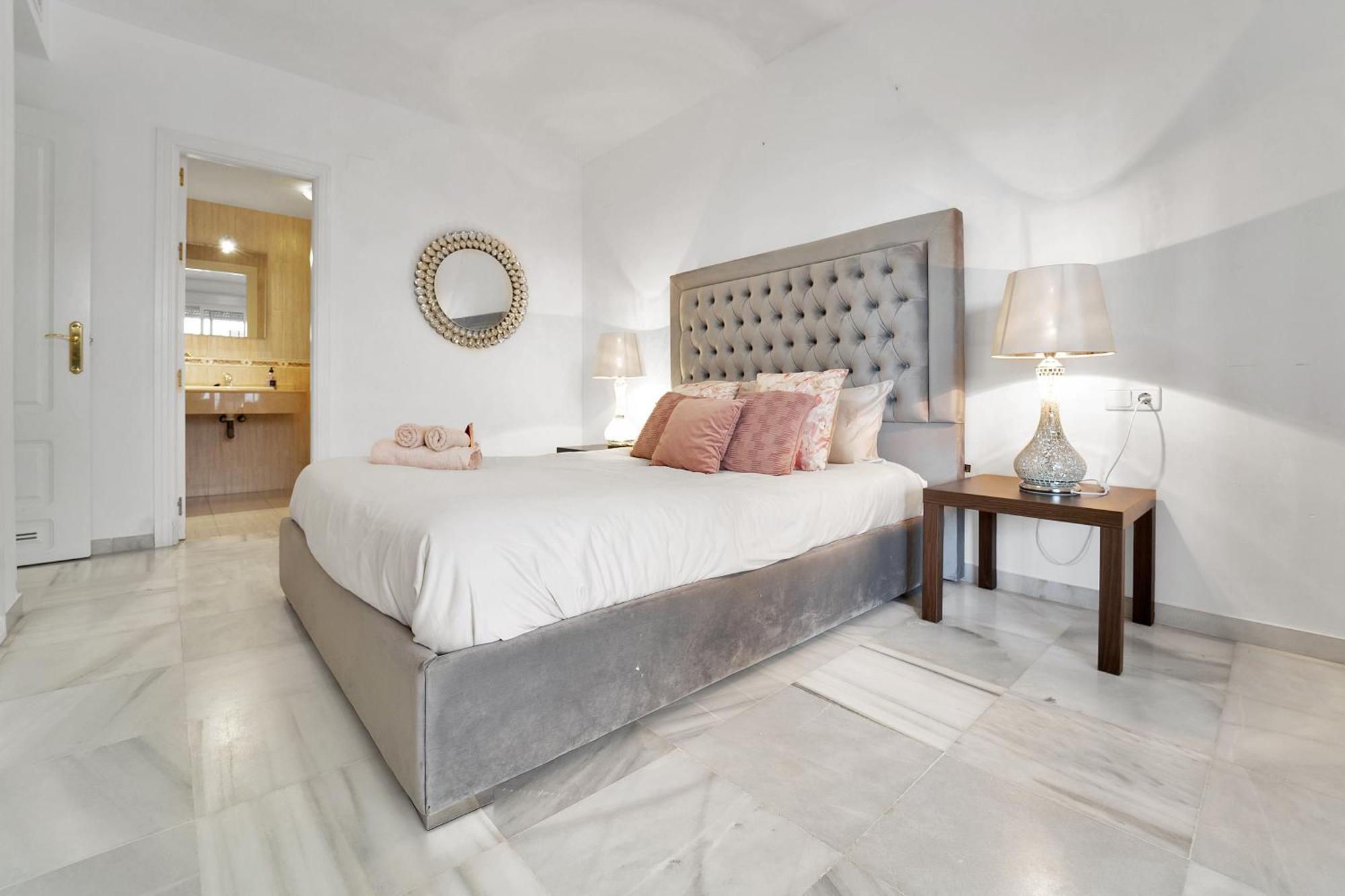 Con Enorme Terraza En Complejo Con Piscina En Nueva Andalucia - Lorcrimar Appartement *