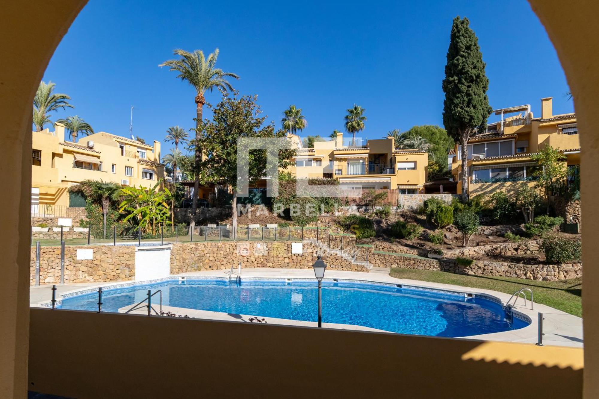 Town House 3 Beds In The Center Of