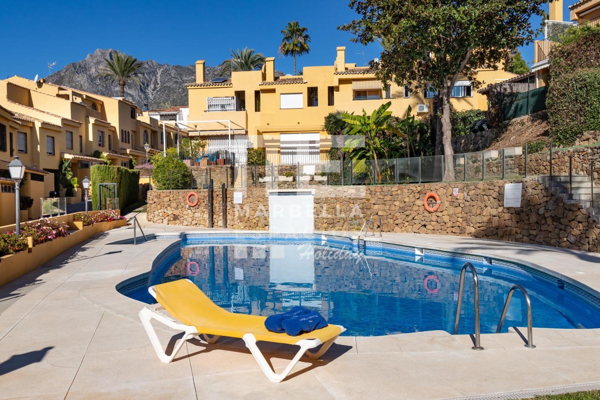 Town House 3 Beds In The Center Of