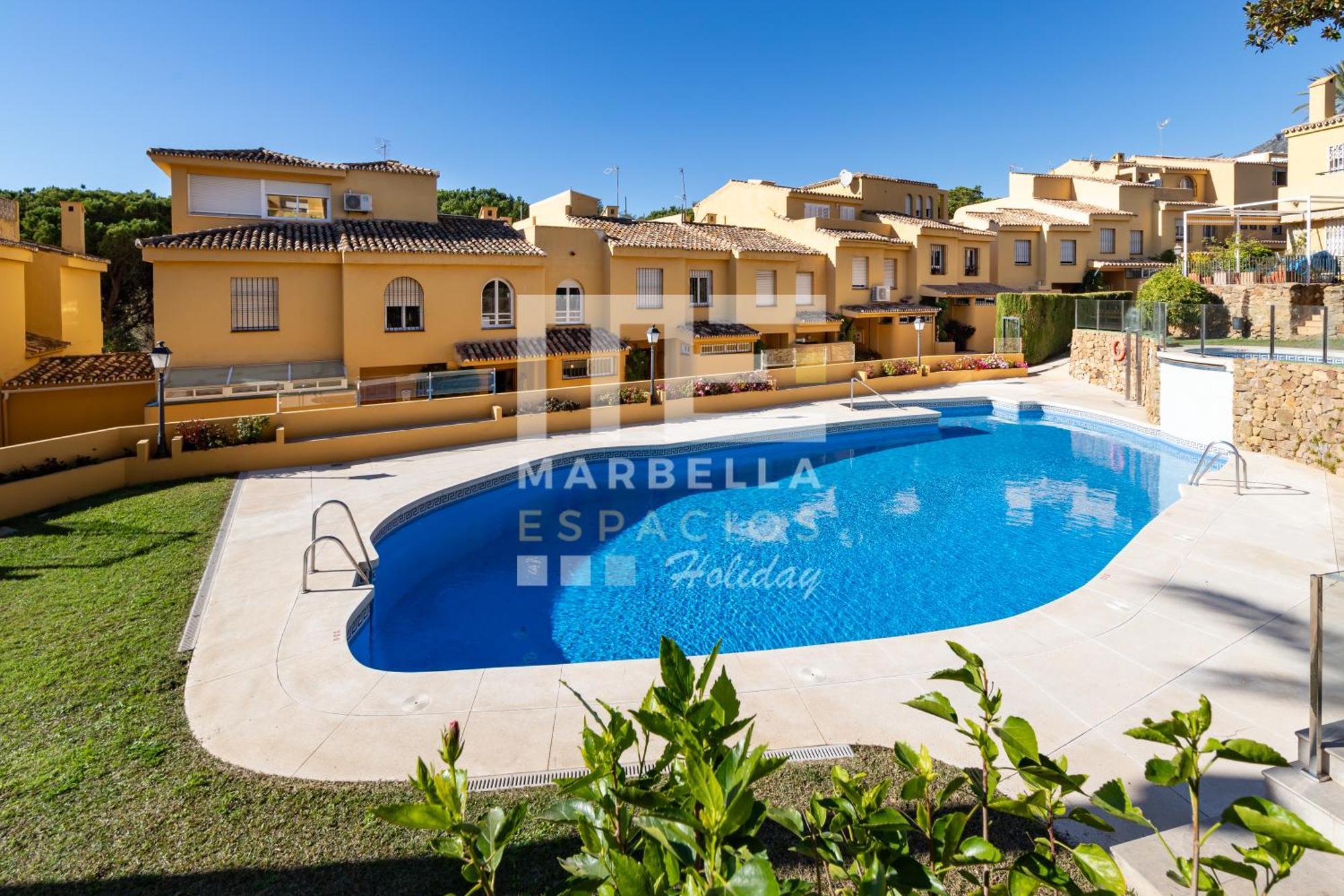 Town House 3 Beds In The Center Of *