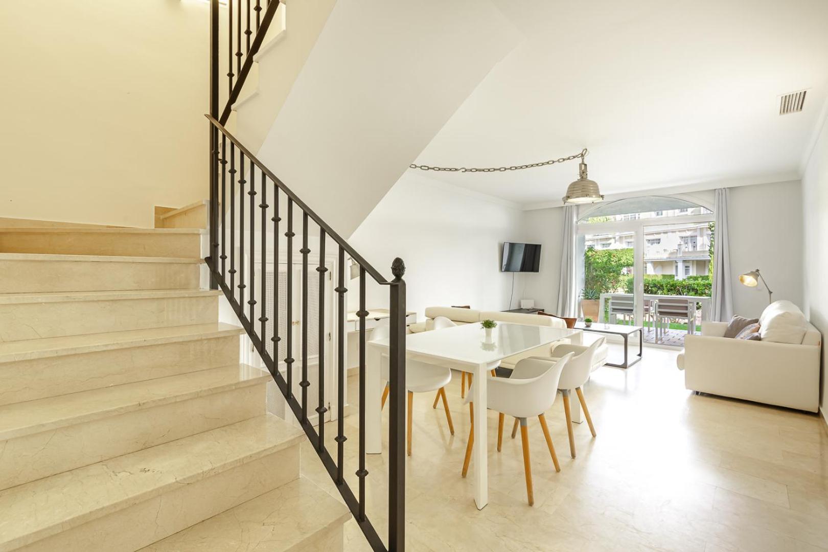 Apartment Spacious 2 Bed Duplex In Aloha Gardens Close To Puerto Banus