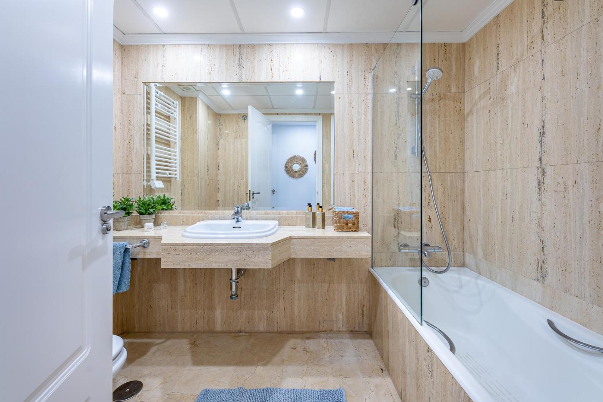 Appartement Casa Joy Elviria, Ibiza Style With 70 Sqm Terrace