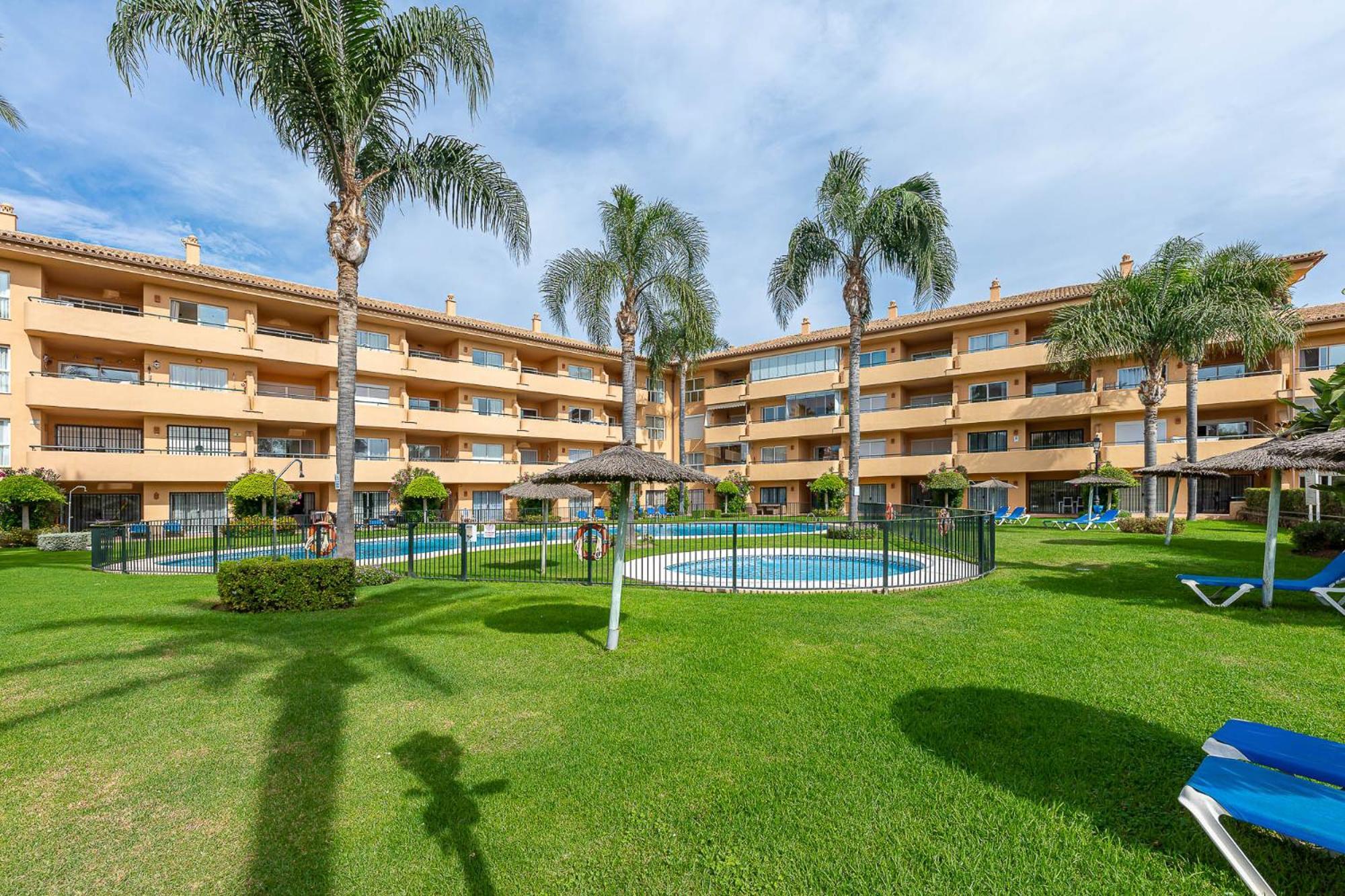 Casa Joy Elviria, Ibiza Style With 70 Sqm Terrace Appartement