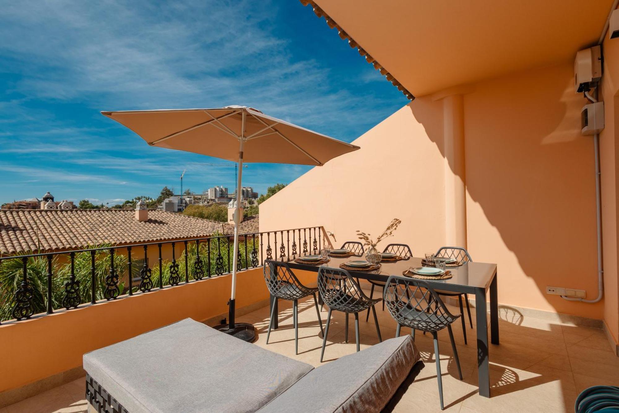 Apartment Penthouse With Sea Views In Nueva Andalucia *