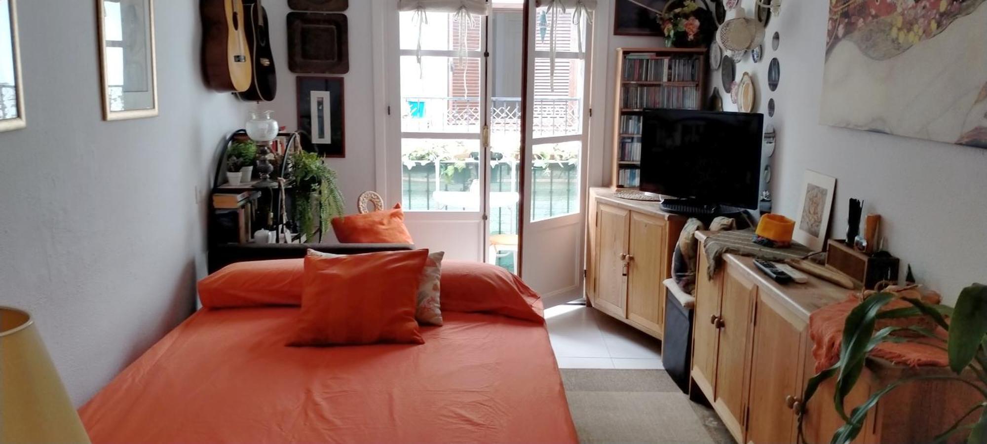 Old Town Apartment *