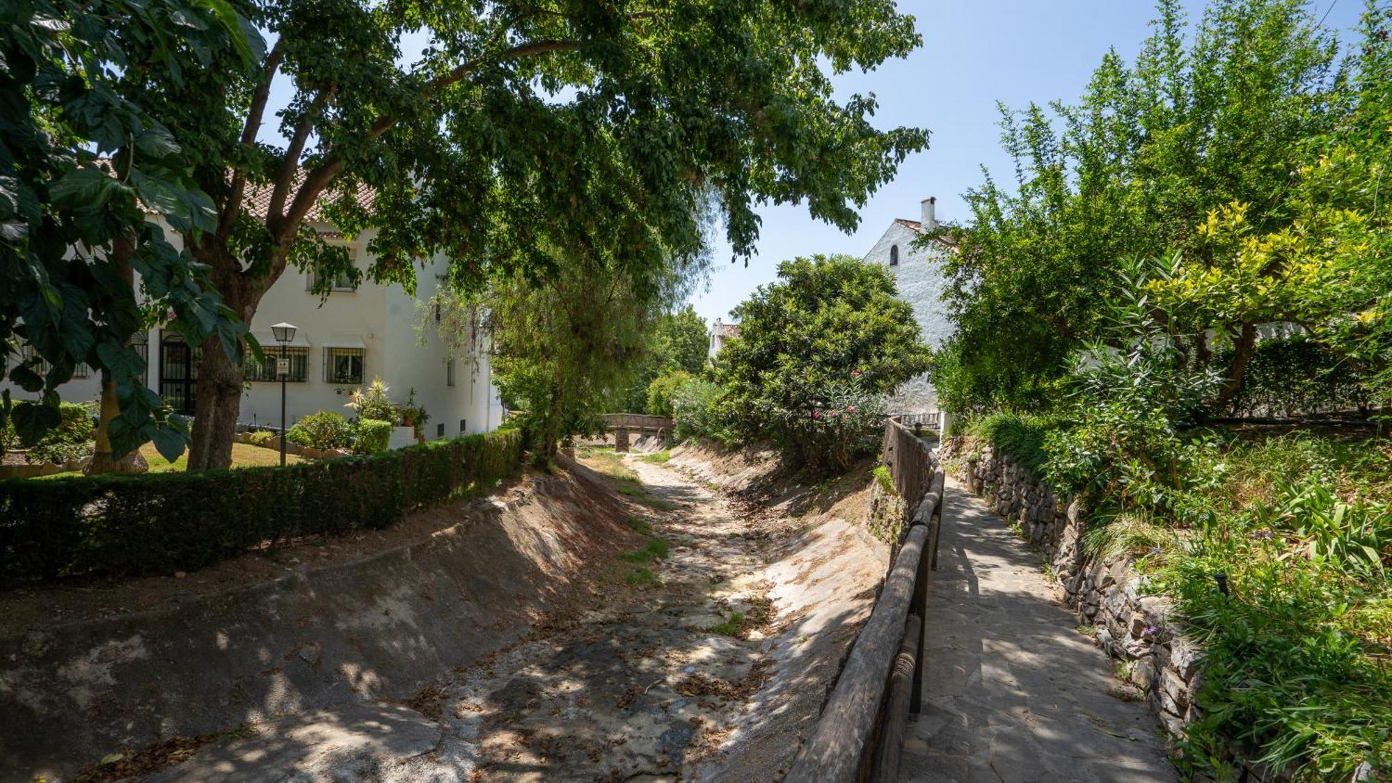 Сasa de vacaciones Luxury Townhouse Capricho Golden Mile Marbella