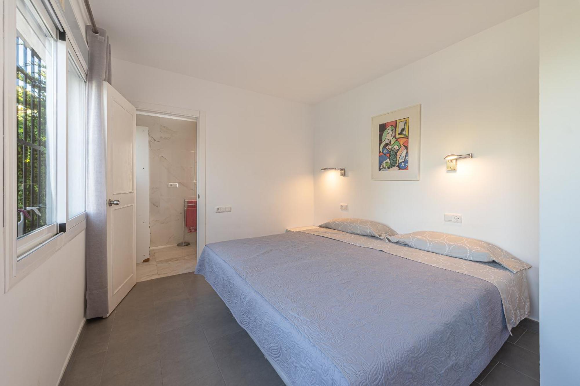 Villa Marbella: Beachside Luxury With Heated Pool And Games Marbella