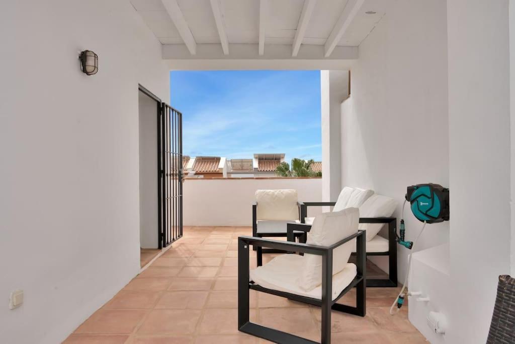 Adosado Con Solarium Y Piscina En - Vistamar 16 Apartment Marbella