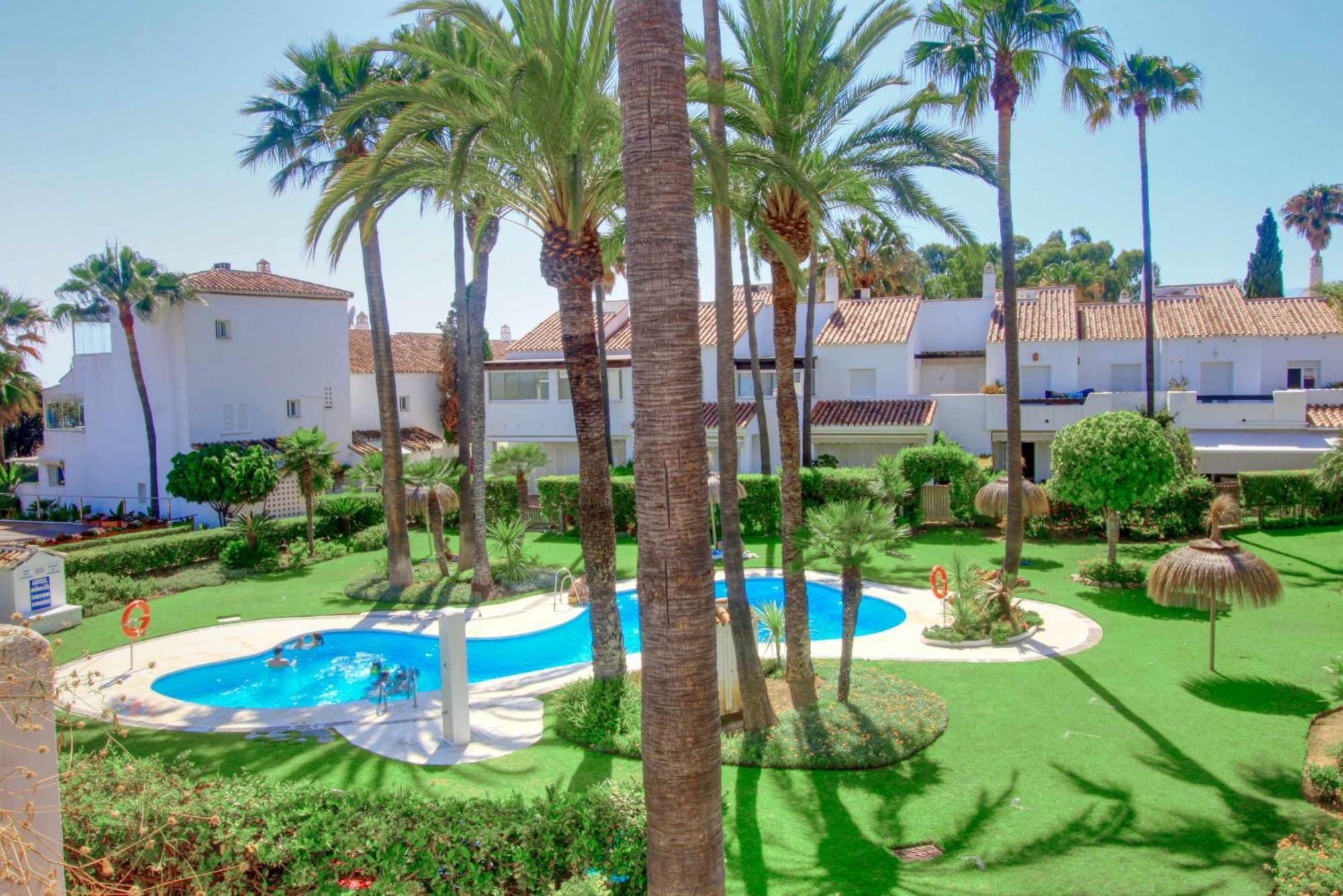 1176 Front 2 Pools Bahia Holiday home Marbella