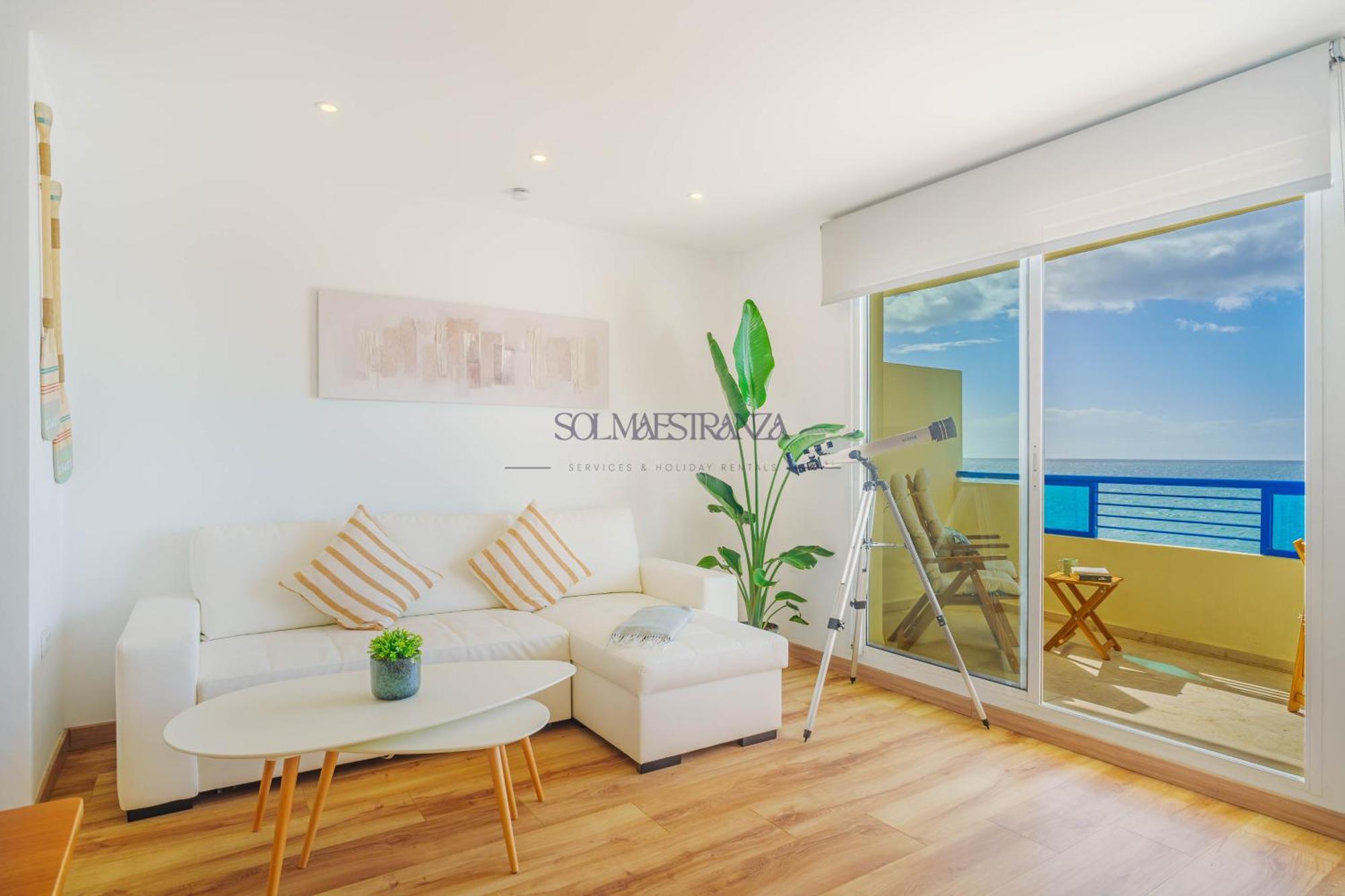 Front View By Sol Maestranza Apartamento Marbella