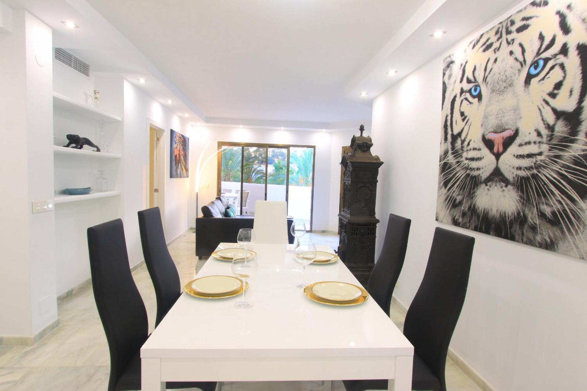 Apartamento 1080 Beachfront Penthouse 3 Floors Jacuzzi 2 Pools Wifi Roof Terrace *