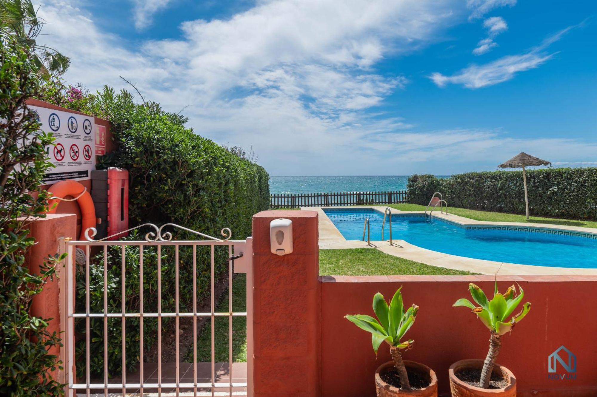Apartment Dunas De - Beachfront 3 Bed Marbella