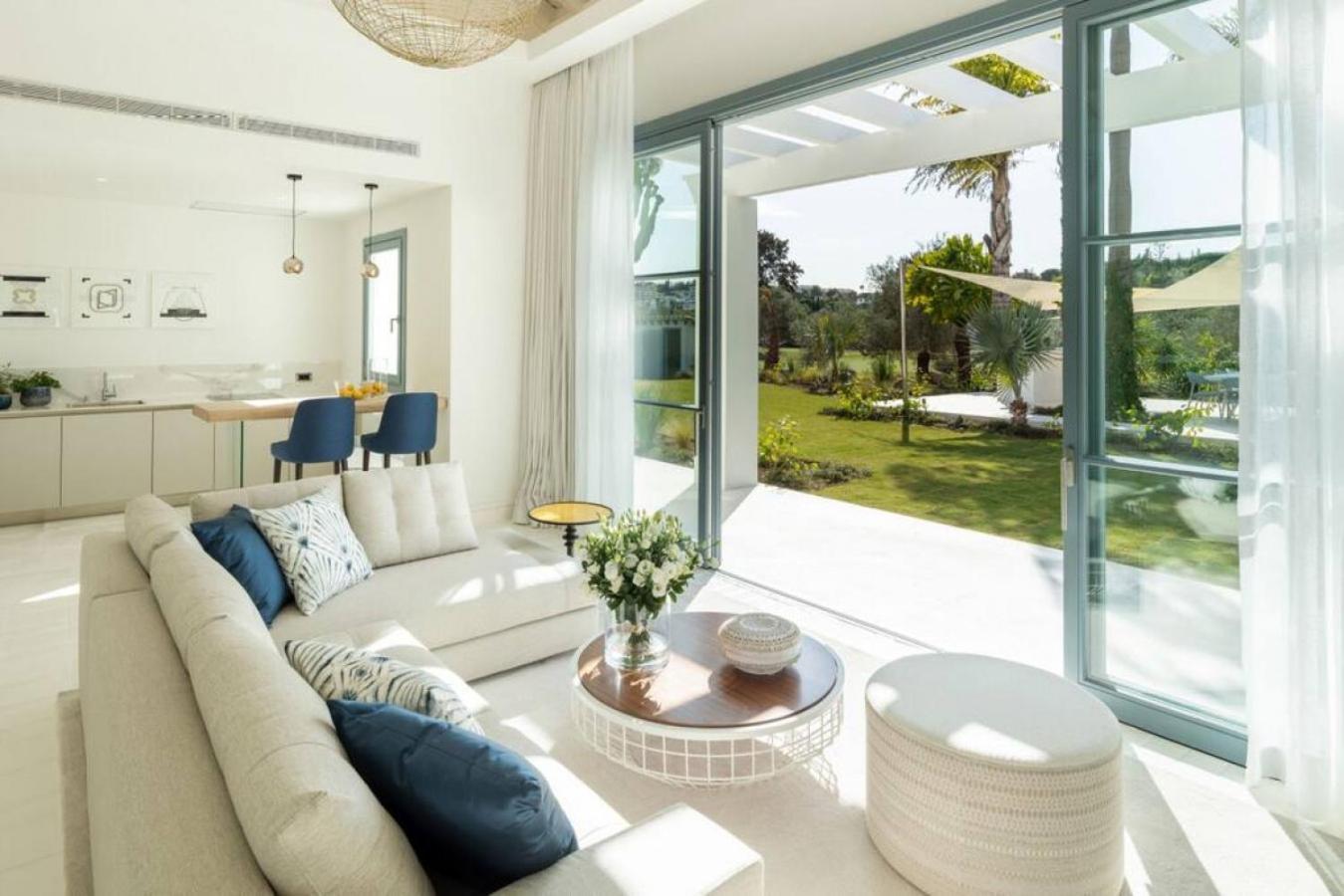 Paris 7 Bedroom In Holiday home Marbella