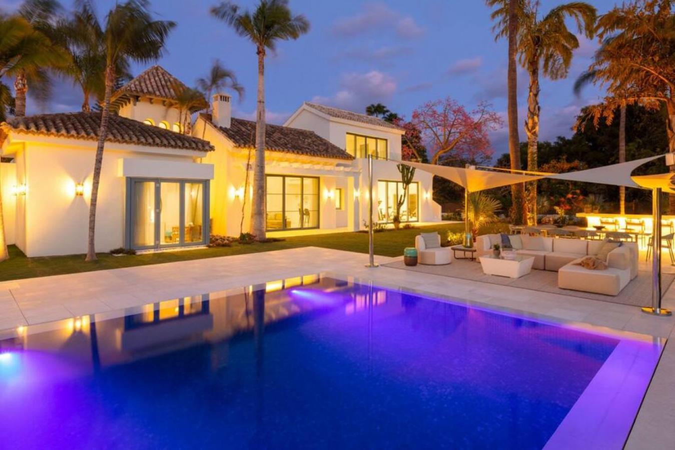 Paris 7 Bedroom In Holiday home Marbella