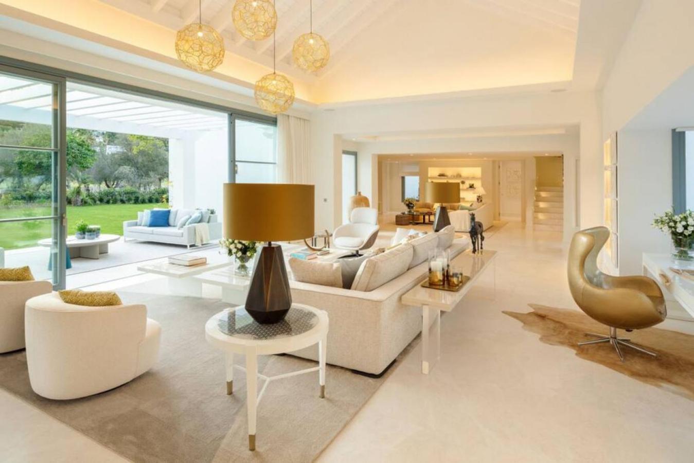 Holiday home Paris 7 Bedroom In Marbella