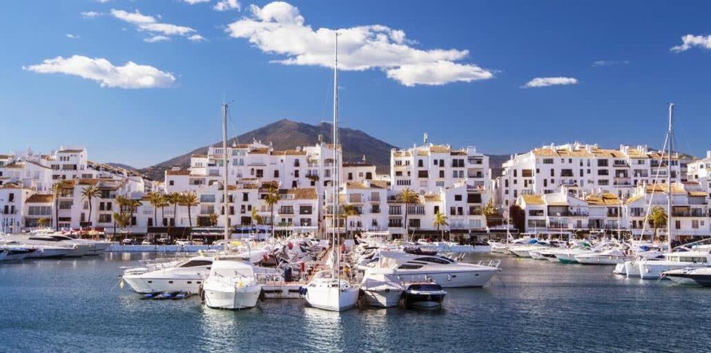 Ferienhaus Puerto Banus Swim Real Paddle Club Sisu Marbella