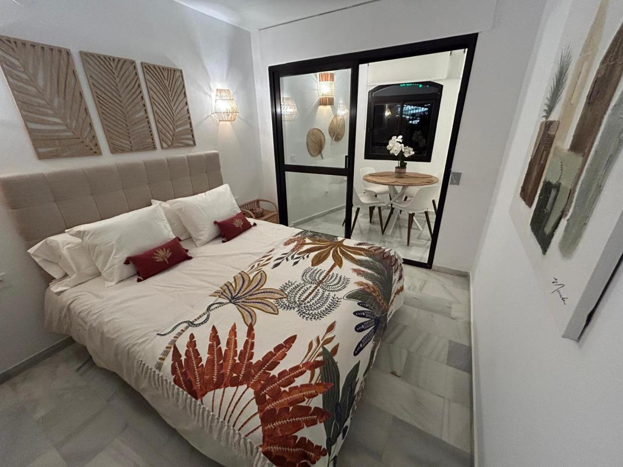 Nomad Milos Y Bali