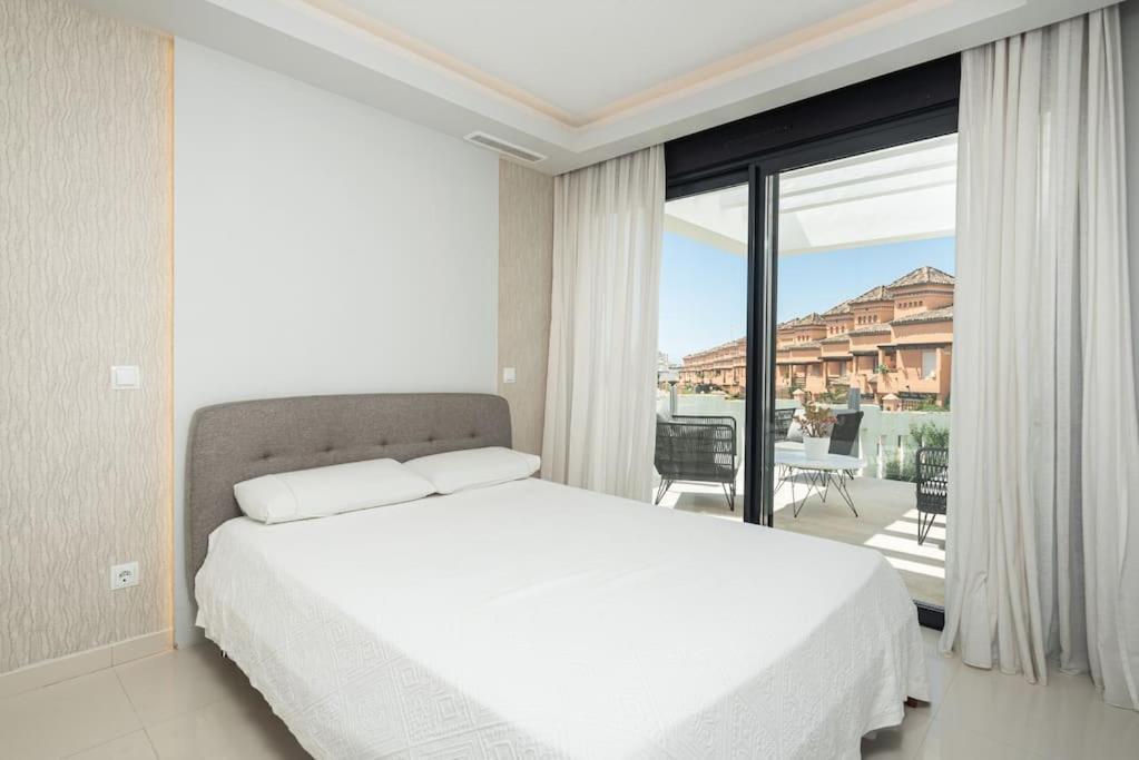 Apartment Puente Premium Rooftop & Garden *