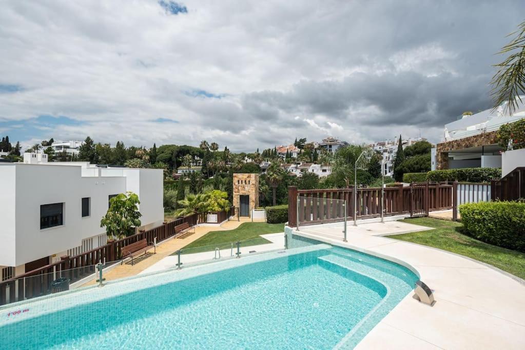 Puente Premium Rooftop & Garden