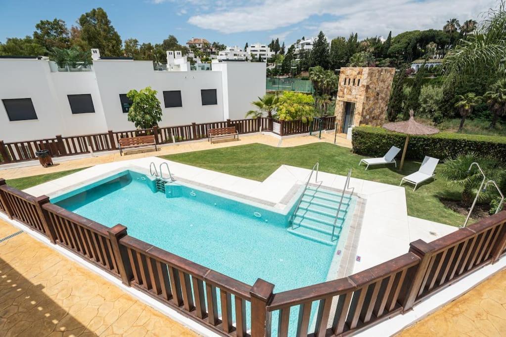 Puente Premium Rooftop & Garden Apartment Marbella