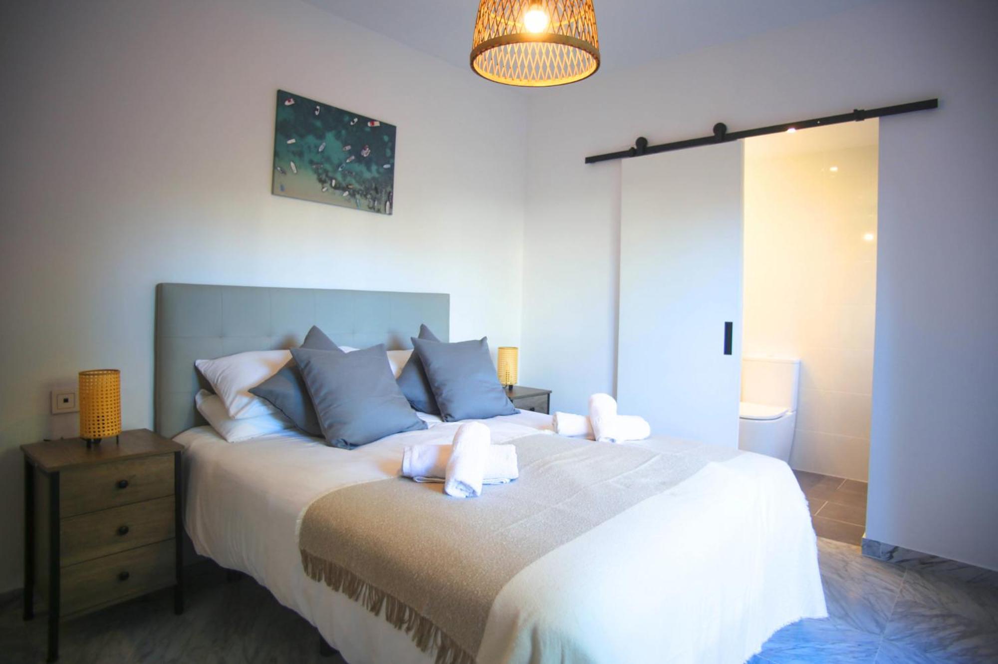 Apartment Walk To Puerto Banus, 2br, 2bth, Pool