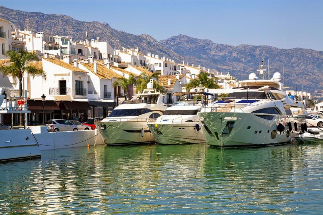 Apartamento En Aloha Con Golf Y Piscina En Puerto Banus Marbella
