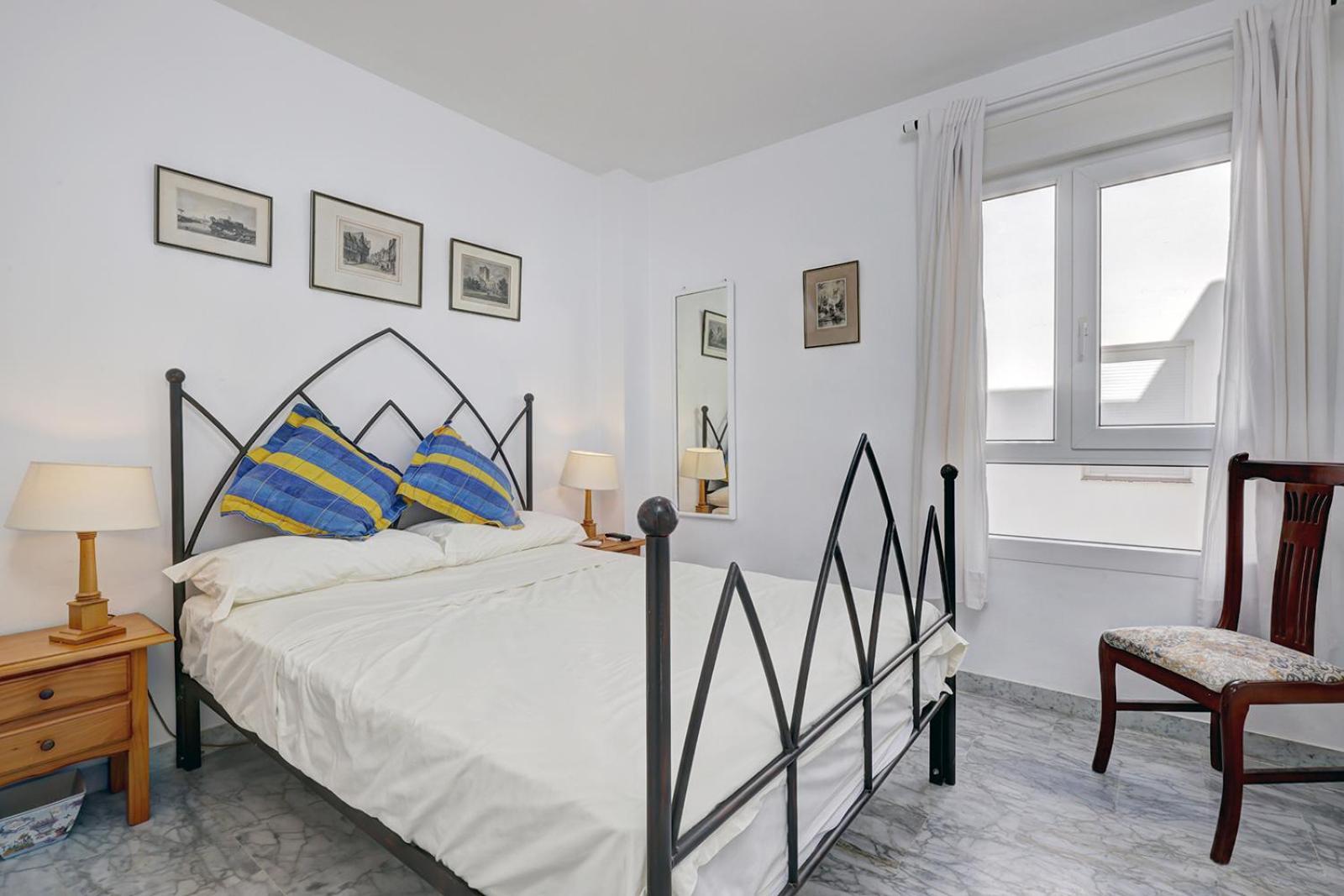 Sleeps 8 Aircon Secure Underground Parking Free Netflix Fast Internet Apartment Marbella