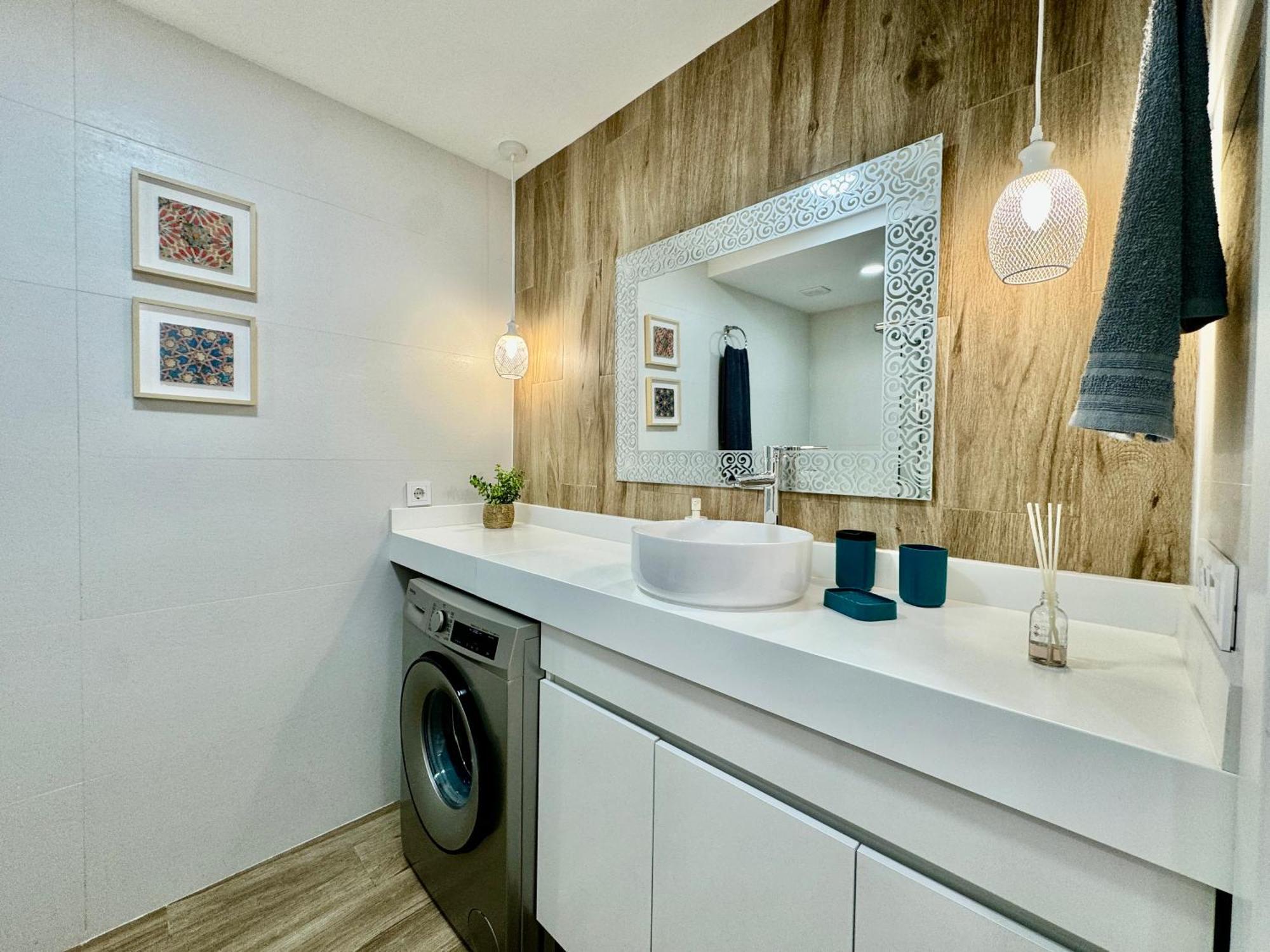Cascada Magnificent Recently Refurbished In Center - Eaw Homes