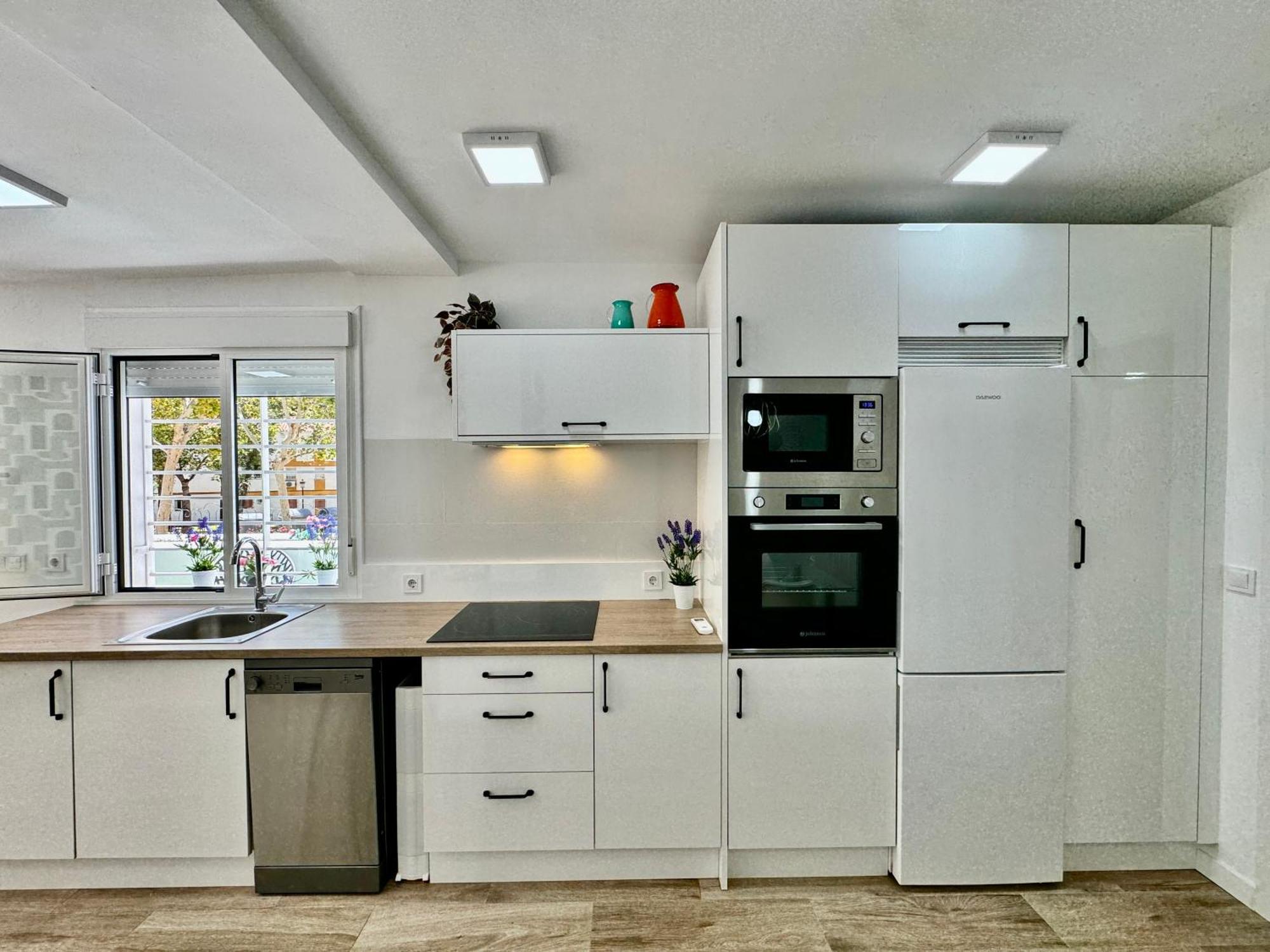 Cascada Magnificent Recently Refurbished In Center - Eaw Homes