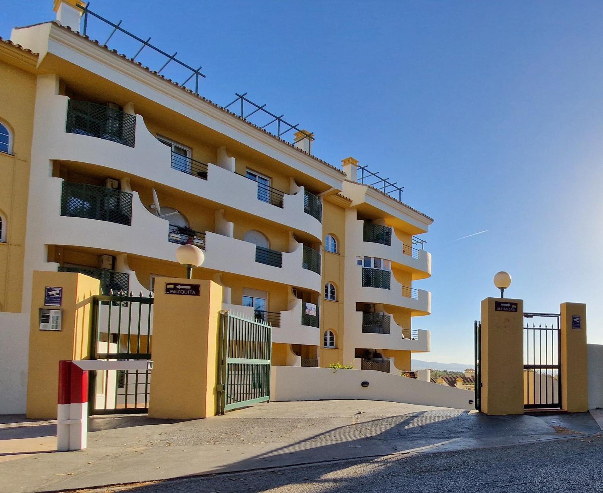 High-end 2 Bedroom Sea View In Puerto Banus *