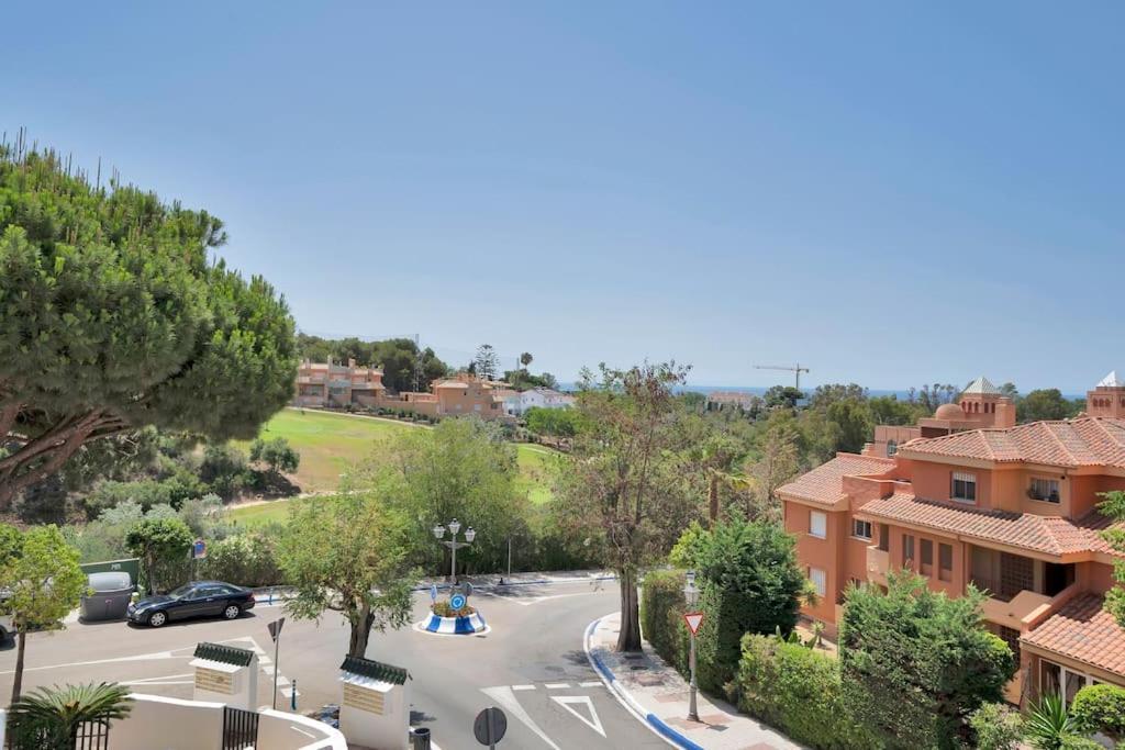 Adosado Con Solarium, Bbq Y Piscina En Las Chapas - Jade 213 Apartamento *