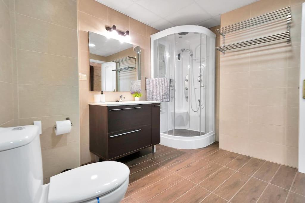 Adosado Con Solarium, Bbq Y Piscina En Las Chapas - Jade 213 Apartamento