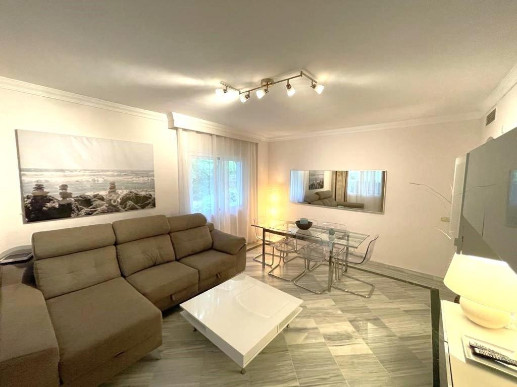 Apartamento Chez Elo Ii. 3 Dorm. 3 Bedroom - Marbella. Milla De Oro. *