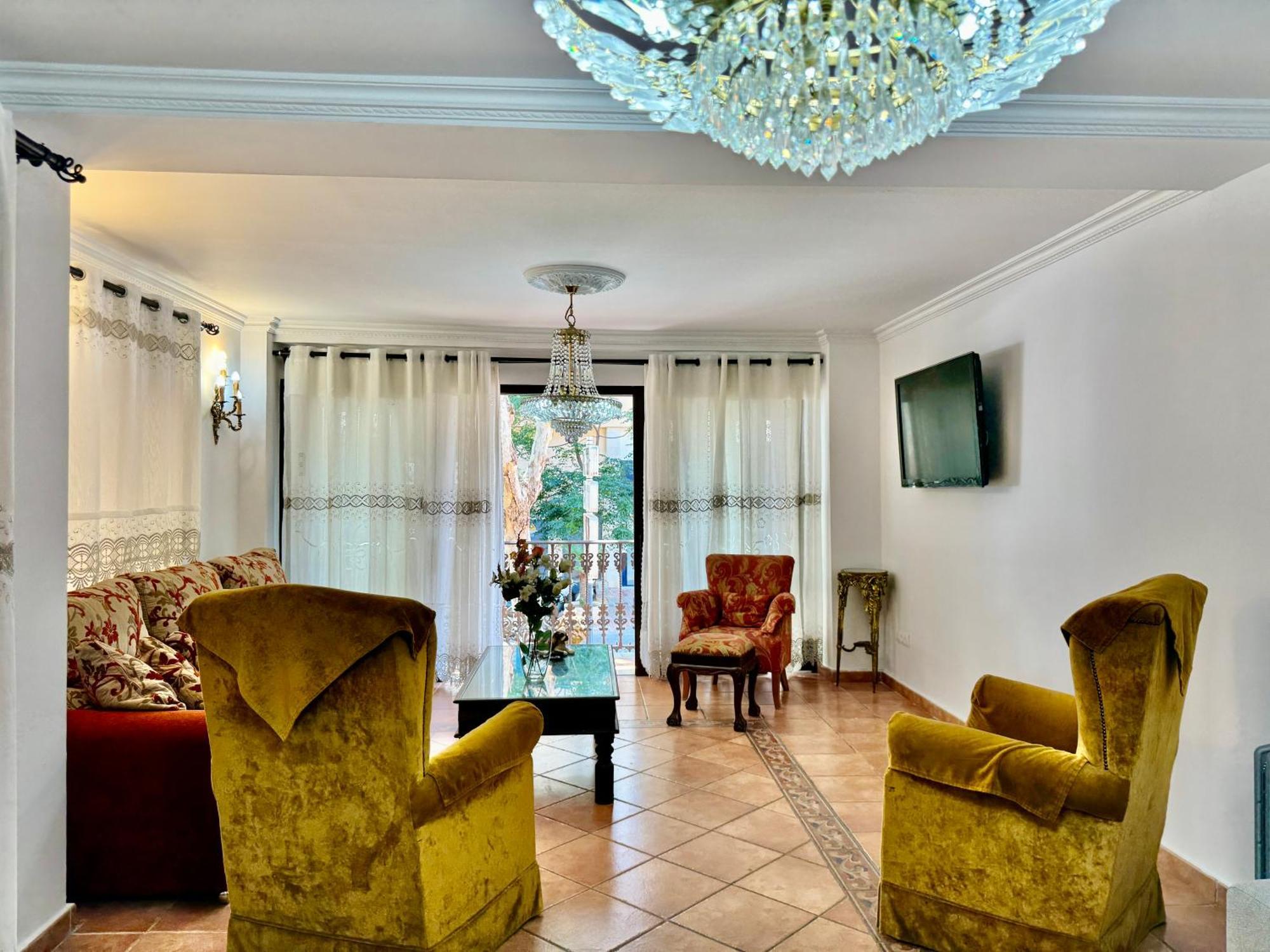 Three Gems Center - Eaw Homes