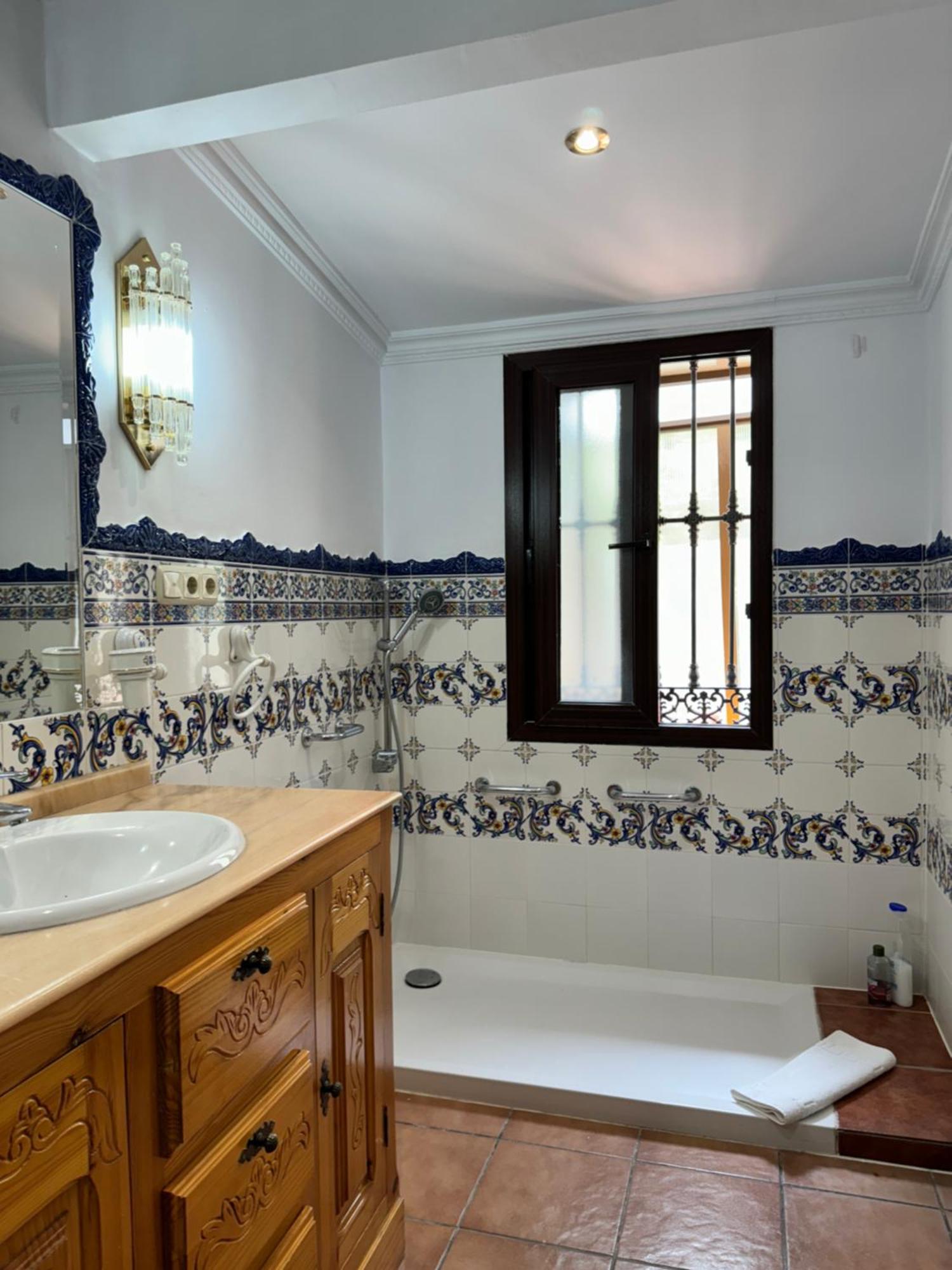 Three Gems Center - Eaw Homes Apartamento Marbella