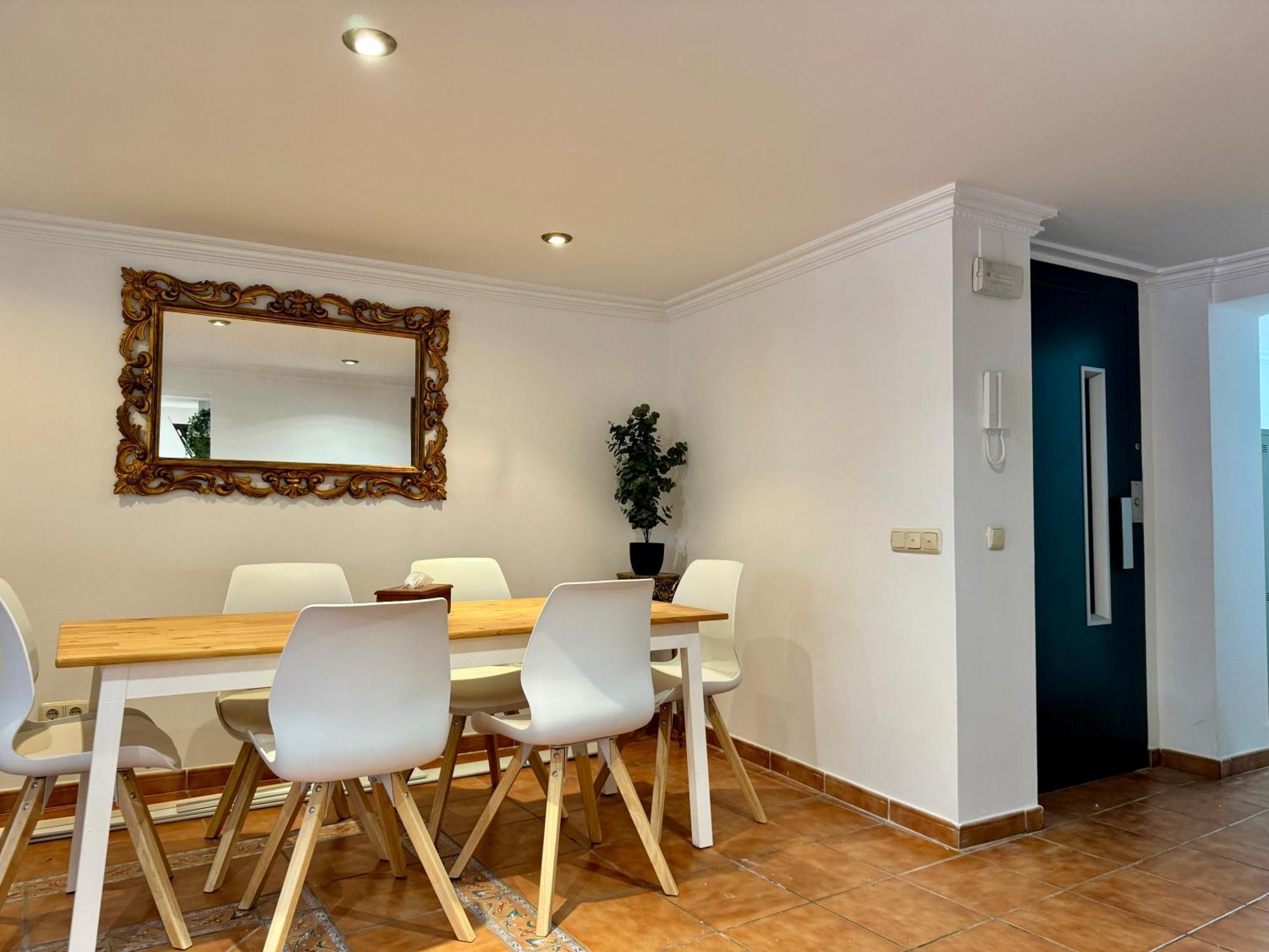 Three Gems Center - Eaw Homes Apartamento Marbella
