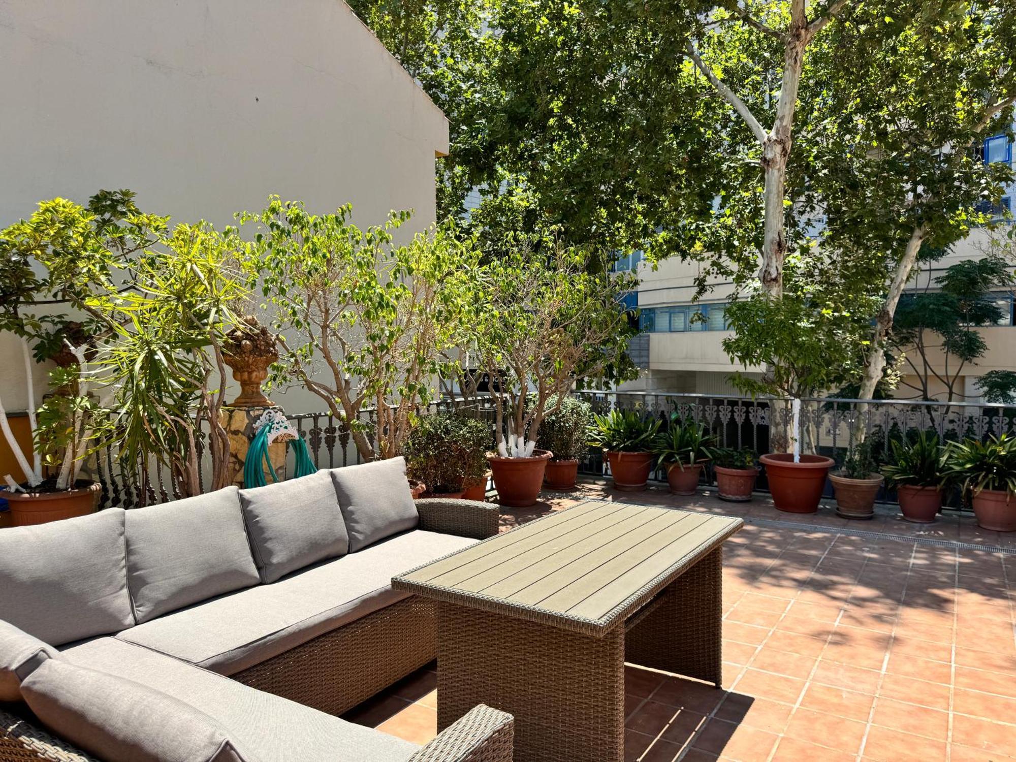 Three Gems Center - Eaw Homes Apartamento *