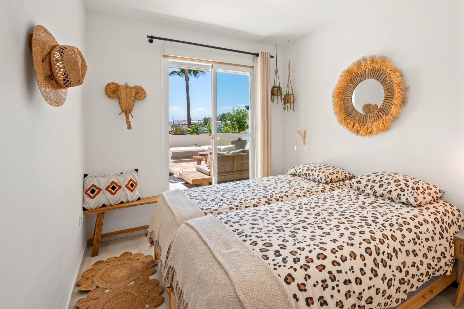 Apartment Stayatsas Luxe App Vlakbij Strand, 80 M2 Terras, Grote Zwembaden
