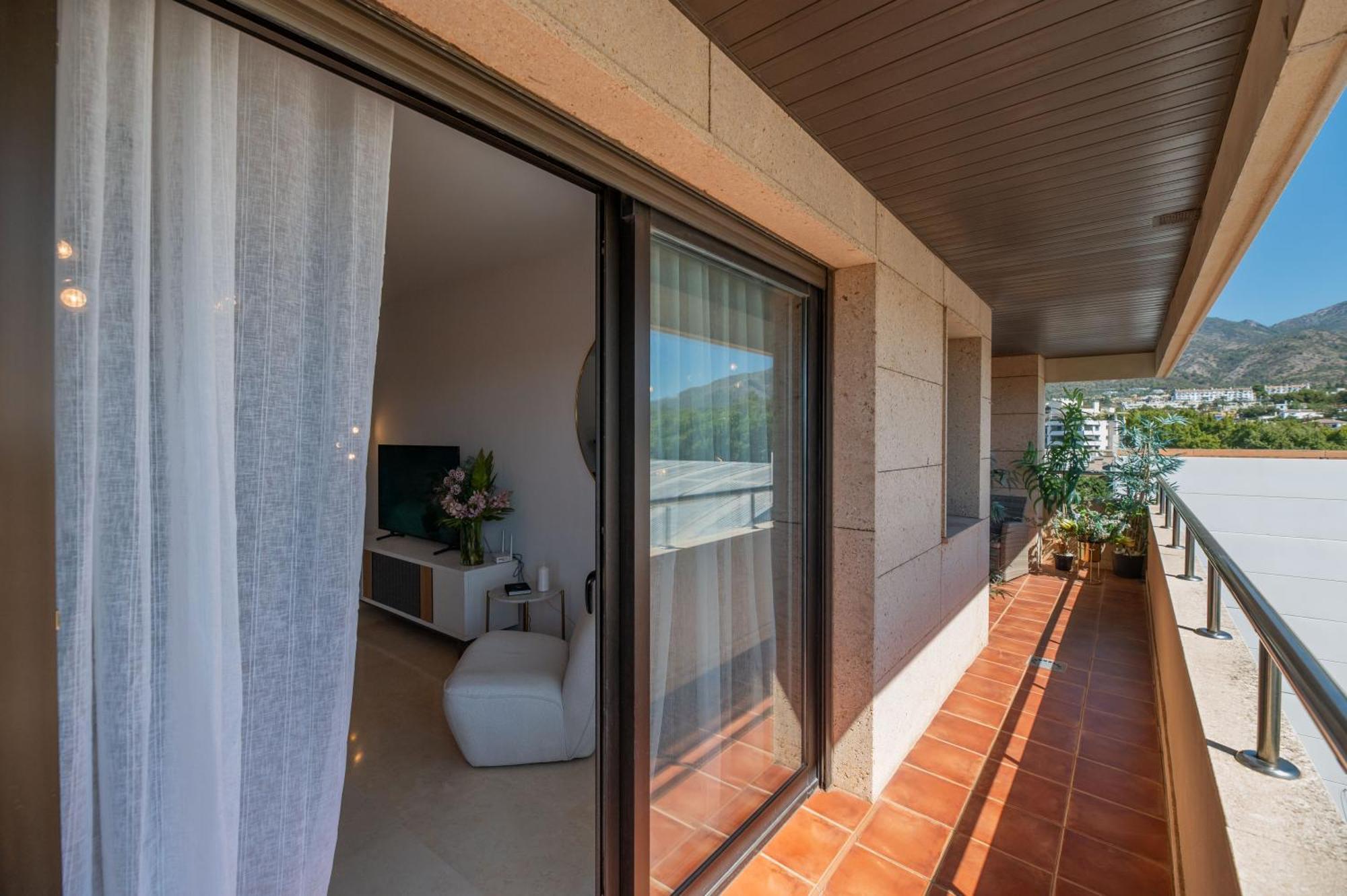Apartment Vacation I The Sunrise Golden Mile Flat, Next To Convention Center, Recently Refurbished, Prime Location, 300m To The *
