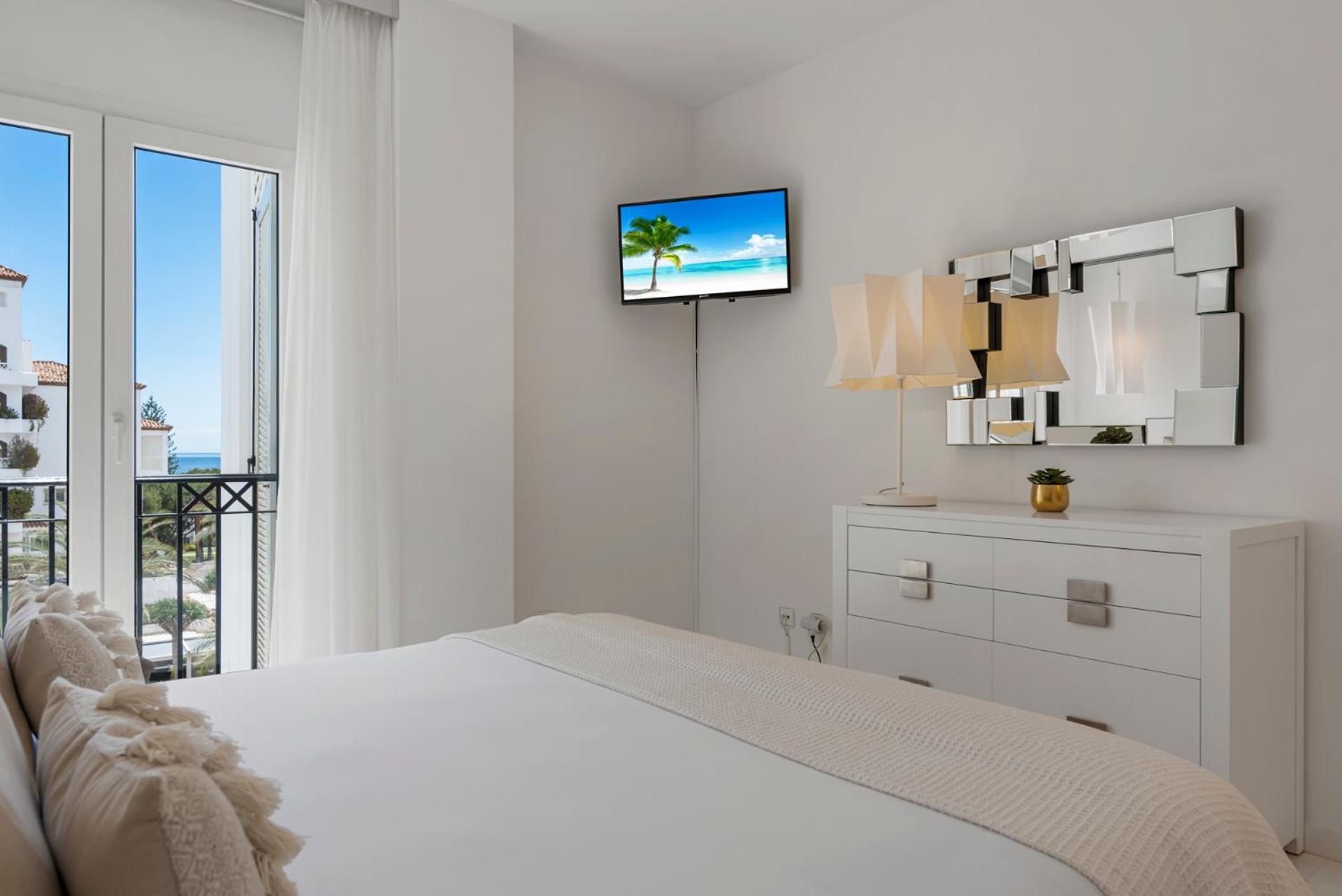 Moderno Y Luminoso En Gaviotas- Puerto Banus * Marbella