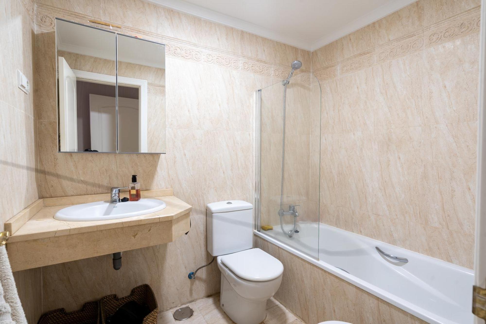 Amplio Y Familiar Apartamento En Marbella