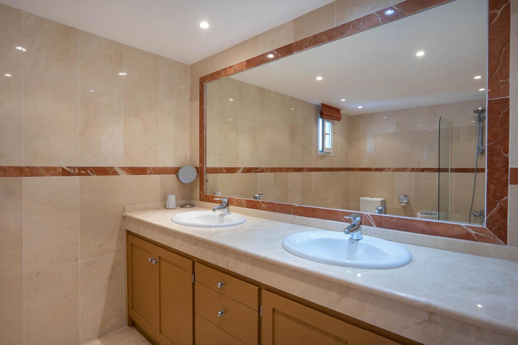 Luxury In Puento Apartment