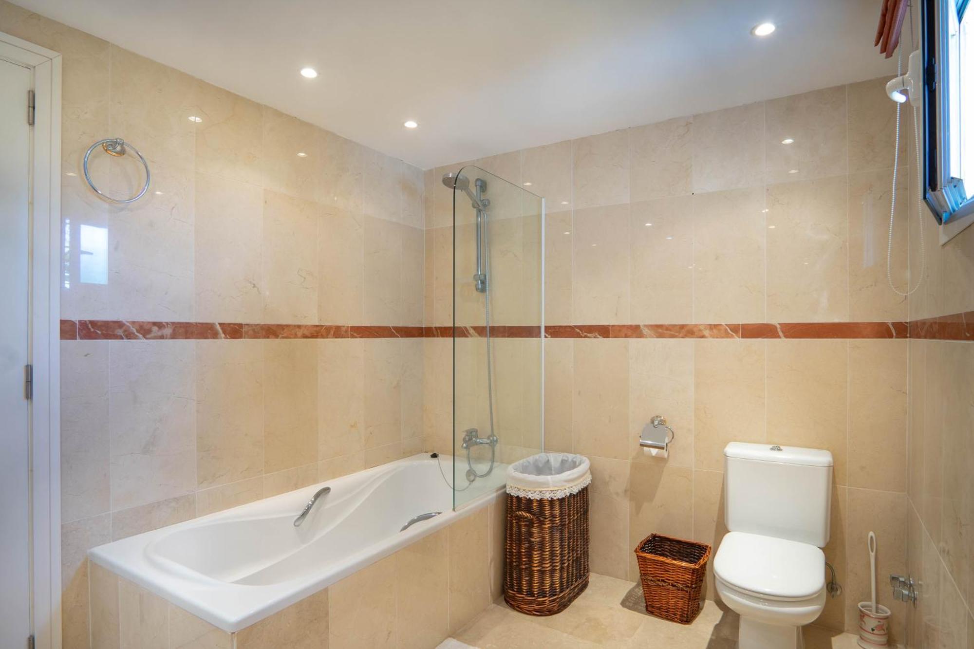 Luxury In Puento Apartment Marbella