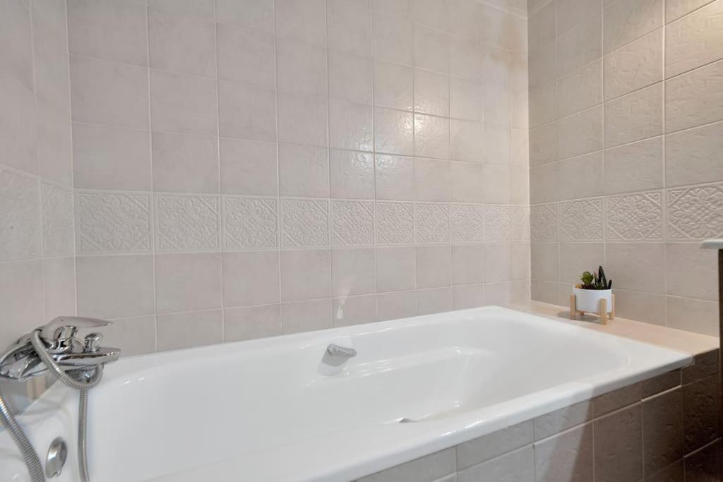 Apartment En El Centro De San Pedro Con Parking - Del Valle 72 1 Marbella