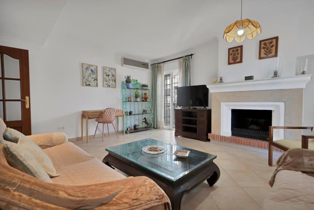 Apartment En El Centro De San Pedro Con Parking - Del Valle 72 1 Marbella
