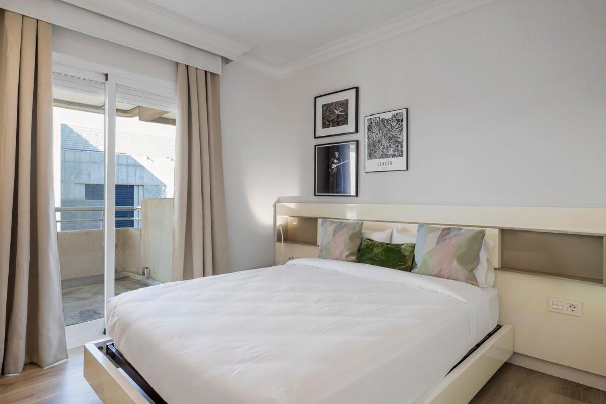 Apartamento Puerto Banús Con Parking & Piscina. Marbella