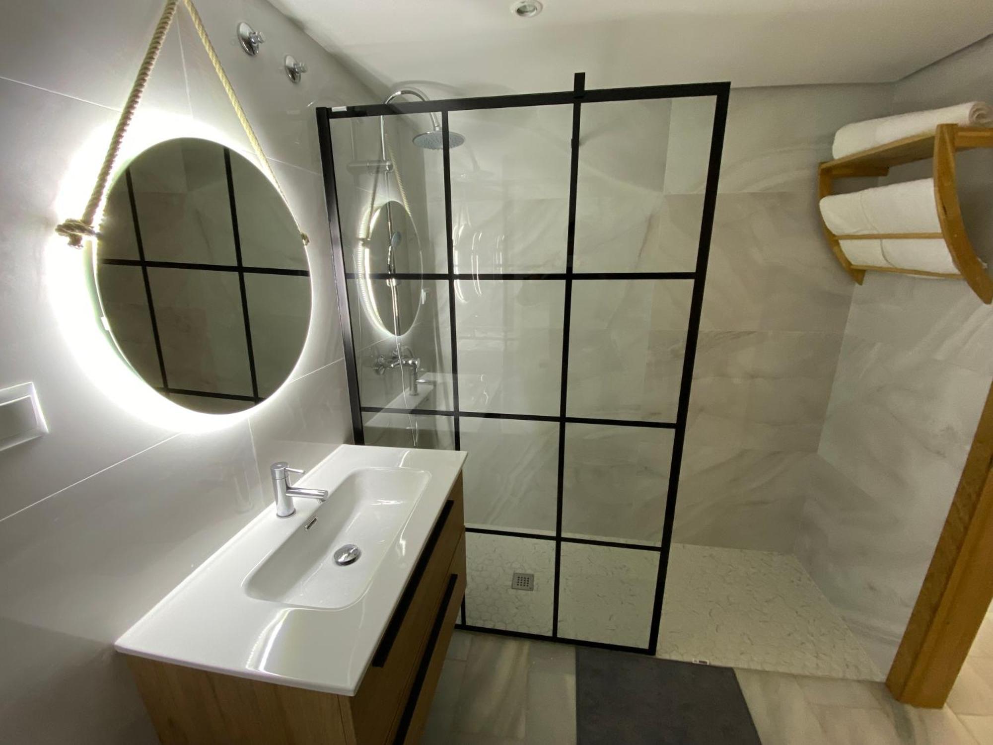 Nomad Milos Y Bali Marbella